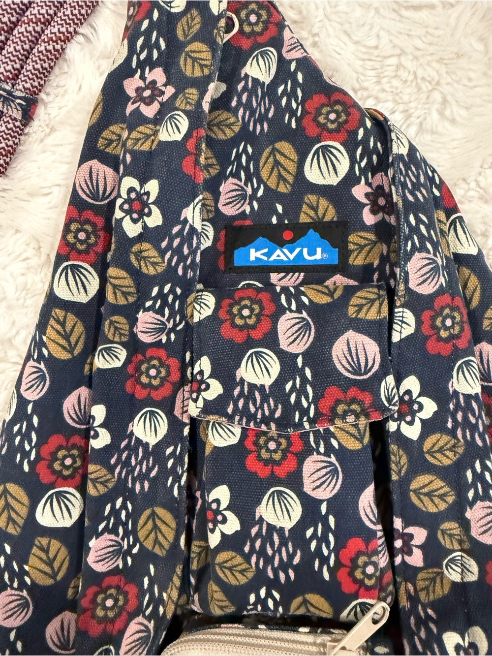 Kavu Navy Floral Rope Sling Bag with Pink and Red Accents - Picture 2 of 6